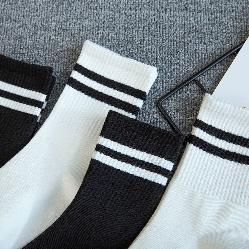 Men's Solid Black & White Crew Socks