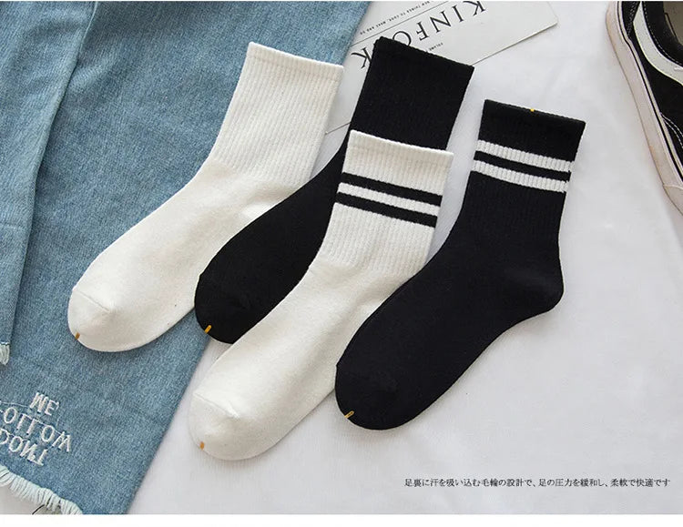 Men's Solid Black & White Crew Socks