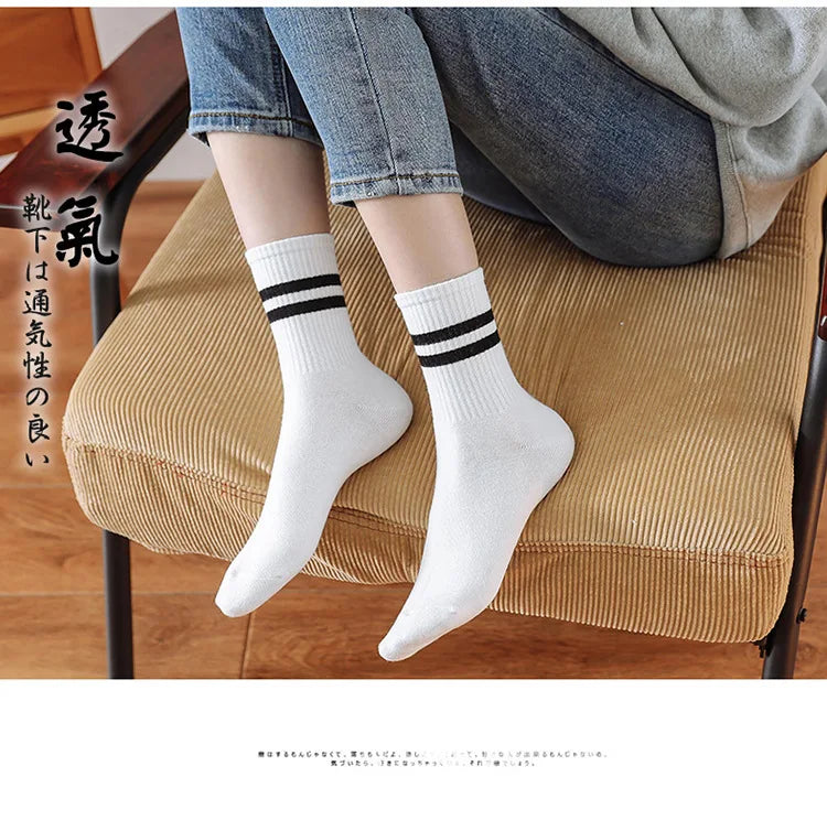 Men's Solid Black & White Crew Socks