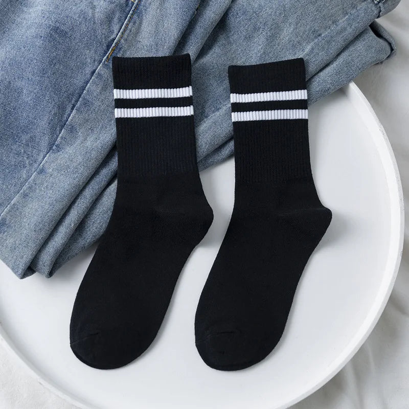 Men's Solid Black & White Crew Socks