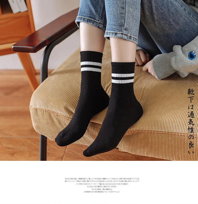 Men's Solid Black & White Crew Socks