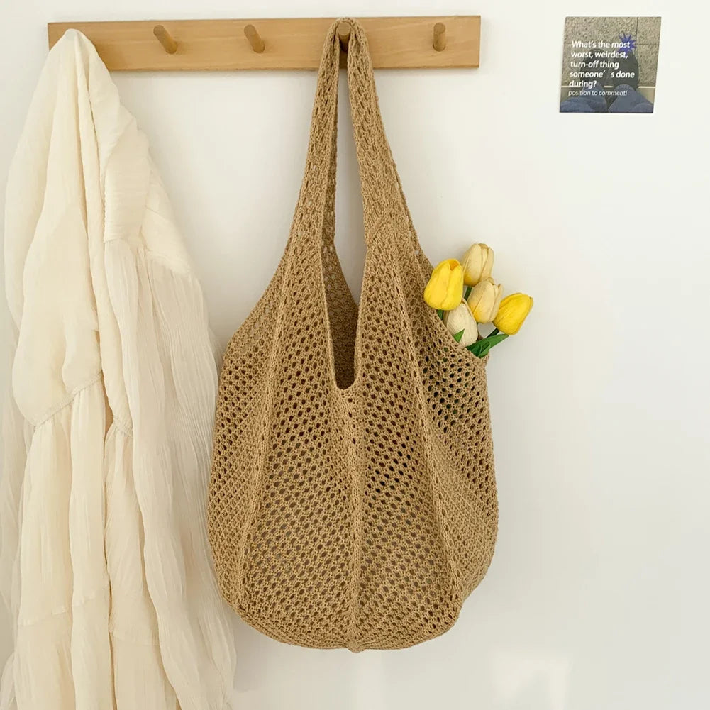 Women's Woven Straw Beach Tote