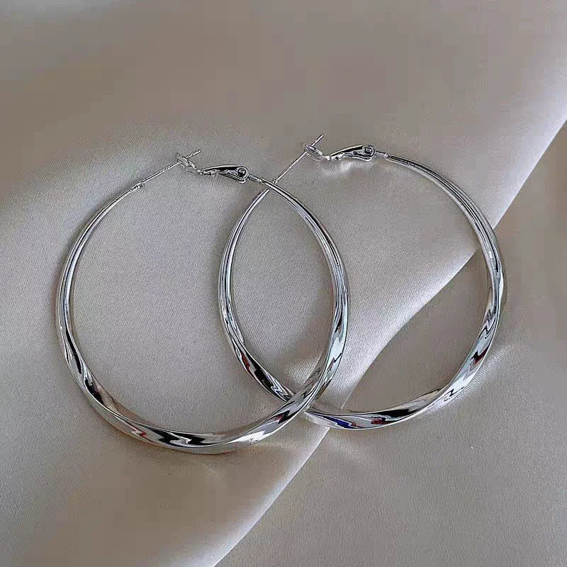 Women's Twist Metal Hoop Earrings
