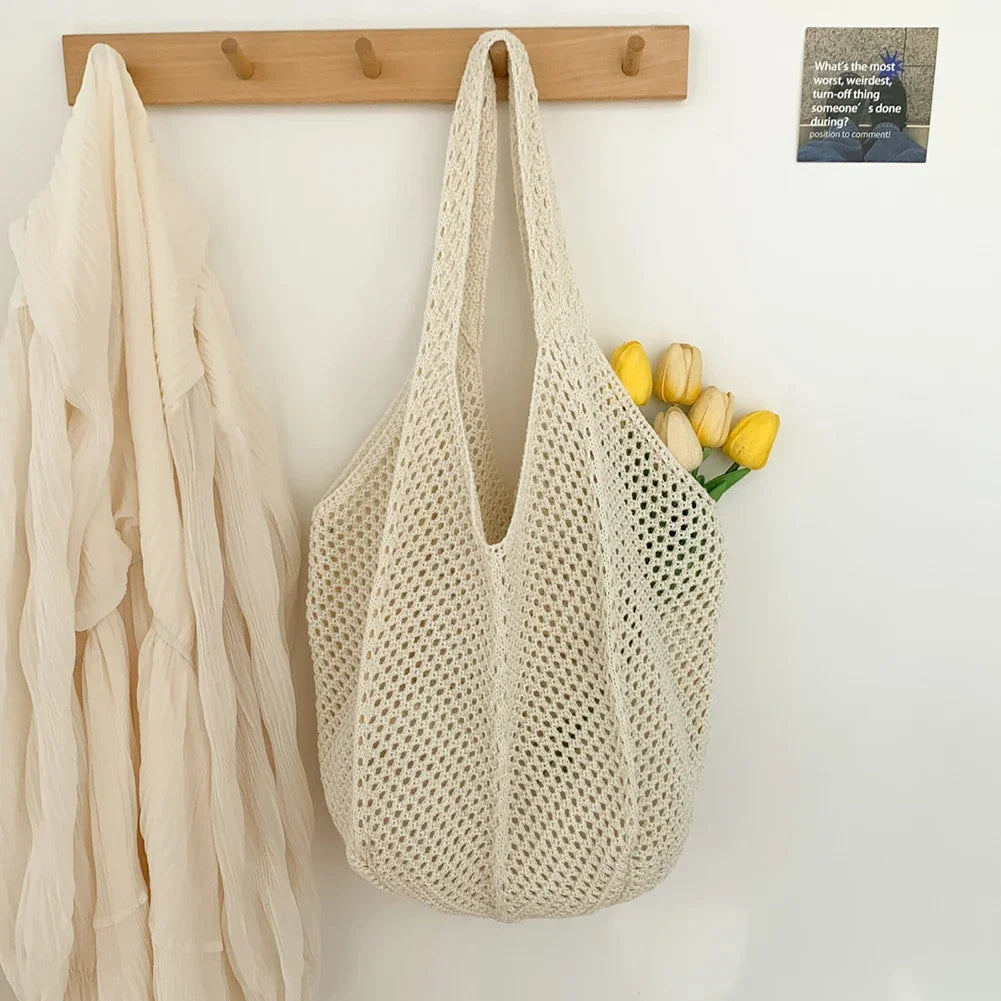 Women's Woven Straw Beach Tote