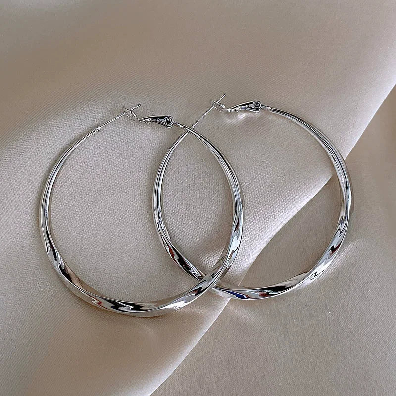Women's Twist Metal Hoop Earrings