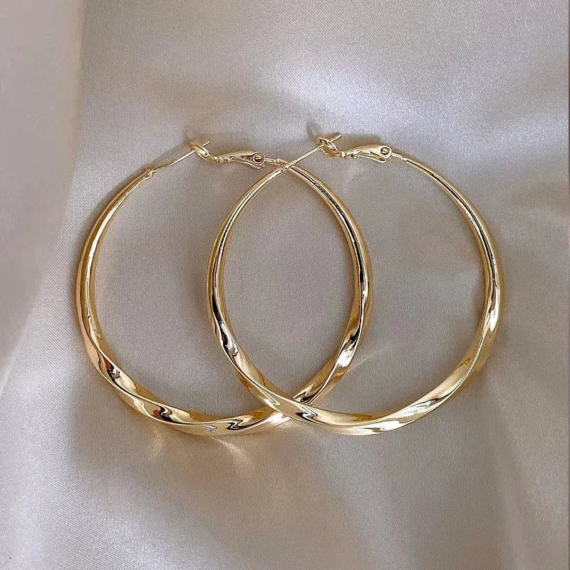 Women's Twist Metal Hoop Earrings