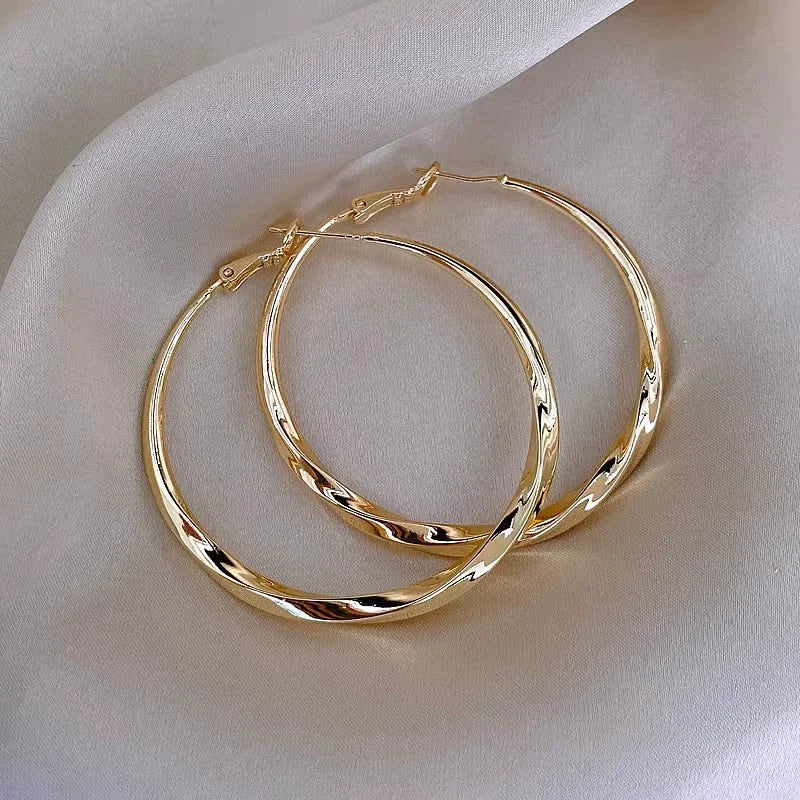 Women's Twist Metal Hoop Earrings