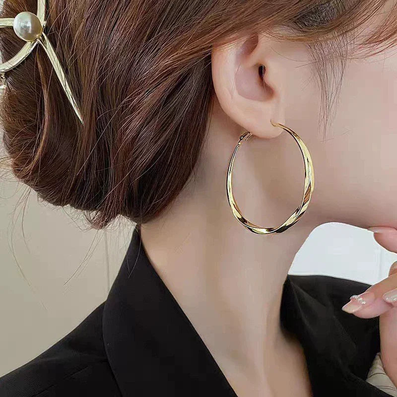 Women's Twist Metal Hoop Earrings
